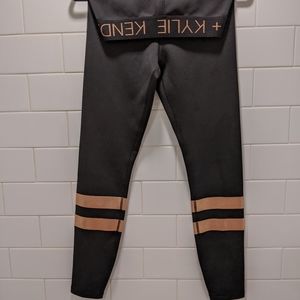 Kylie & Kendall leggings